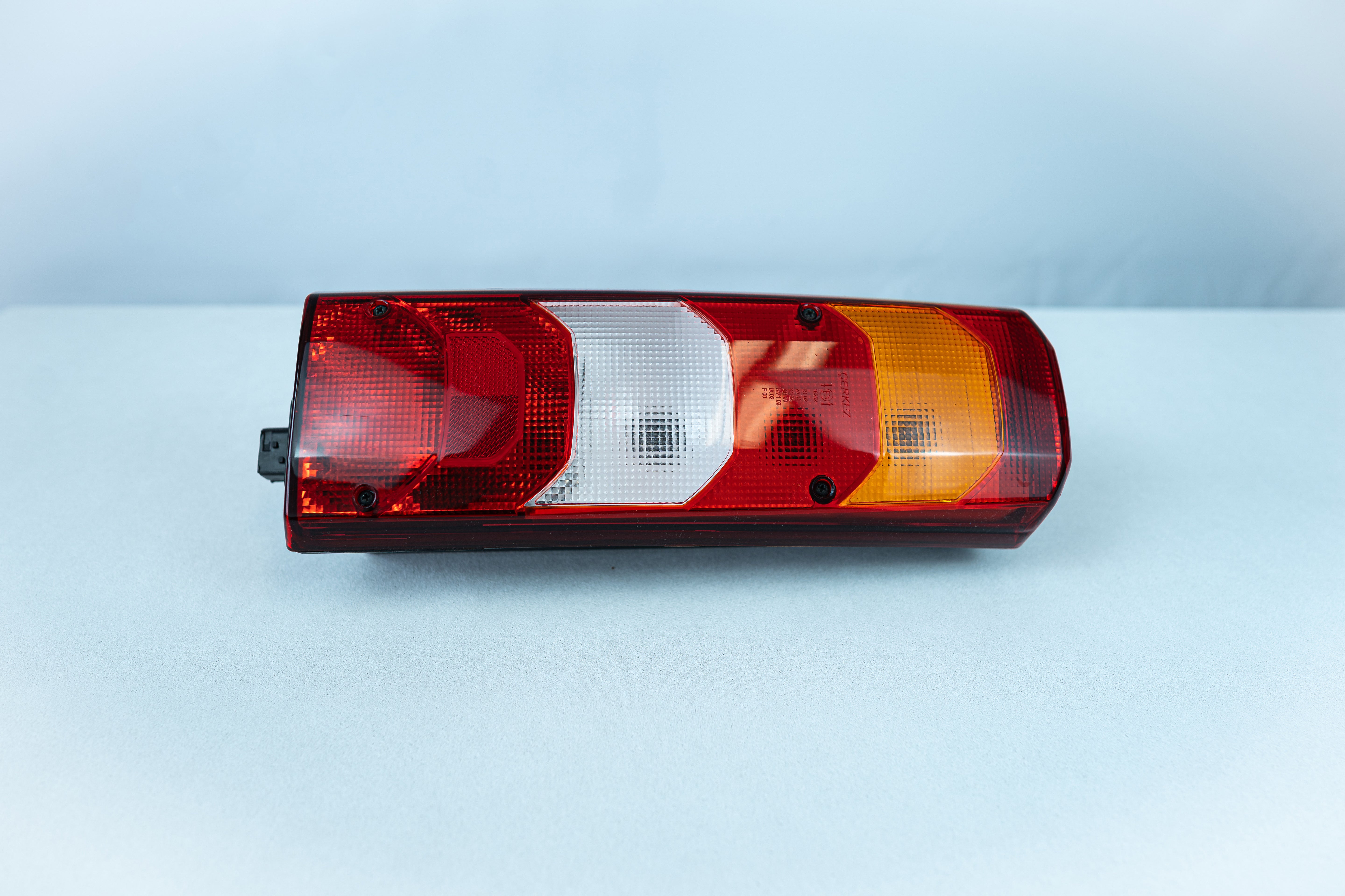Atego/Actros Heckleuchte Rechts / 45€